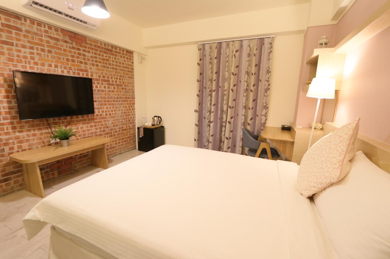 Flora Inn Tainan Bagian luar foto